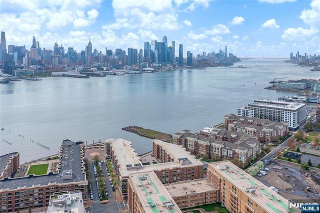 22 Ave At Port Imperial 204, West New York, NJ 07093