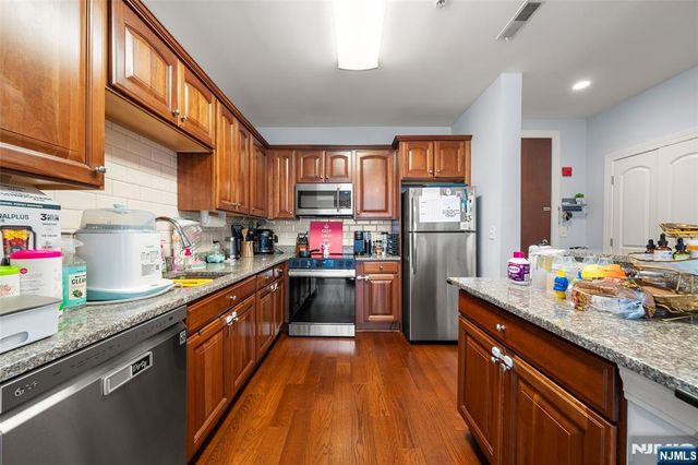 22 Ave At Port Imperial 204, West New York, NJ 07093