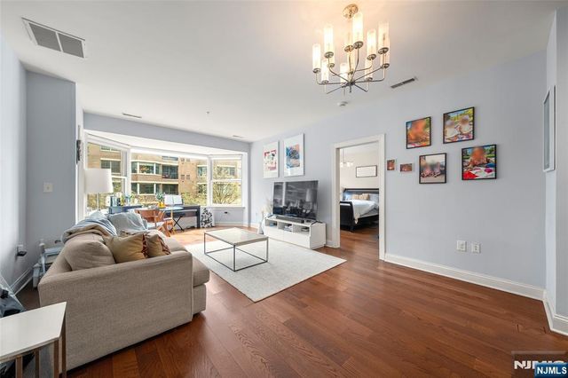 22 Ave At Port Imperial 204, West New York, NJ 07093