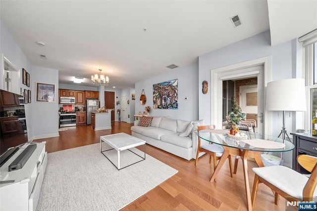 22 Ave At Port Imperial 204, West New York, NJ 07093