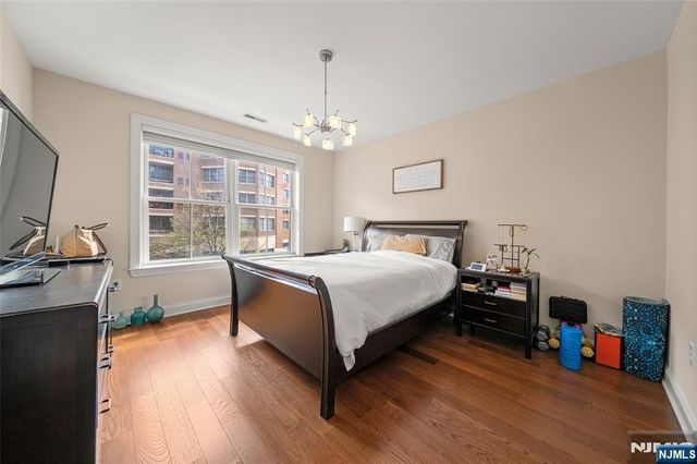 22 Ave At Port Imperial 204, West New York, NJ 07093