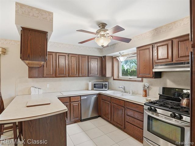 24892 Melody Lane, Taylor, MI 48180