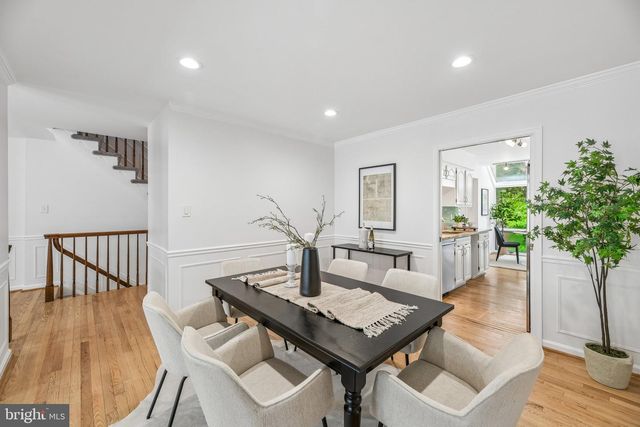 5722 BREWER HOUSE CIR, Rockville, MD 20852