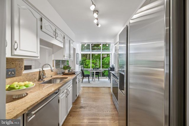 5722 BREWER HOUSE CIR, Rockville, MD 20852