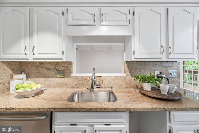 5722 BREWER HOUSE CIR, Rockville, MD 20852