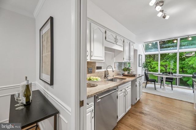 5722 BREWER HOUSE CIR, Rockville, MD 20852