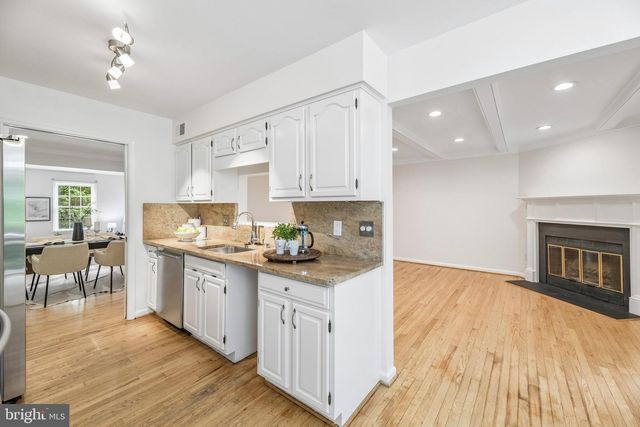 5722 BREWER HOUSE CIR, Rockville, MD 20852