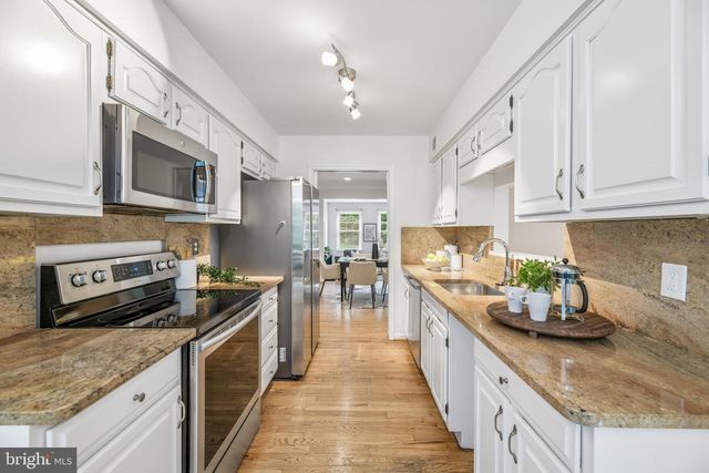 5722 BREWER HOUSE CIR, Rockville, MD 20852