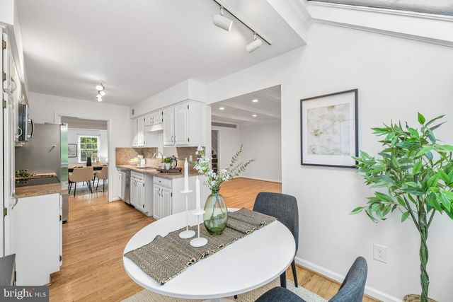 5722 BREWER HOUSE CIR, Rockville, MD 20852