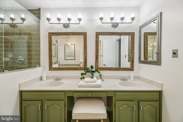 5722 BREWER HOUSE CIR, Rockville, MD 20852