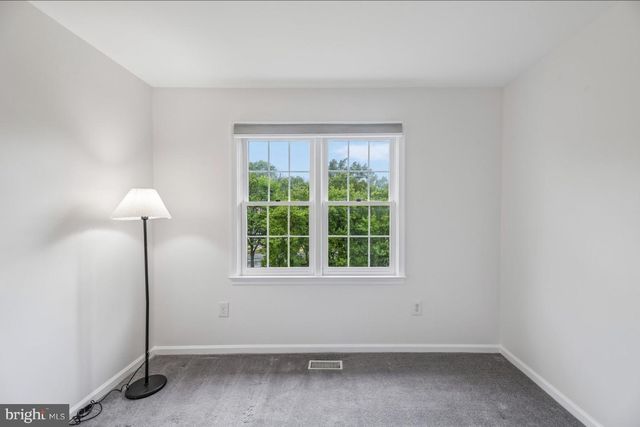 5722 BREWER HOUSE CIR, Rockville, MD 20852