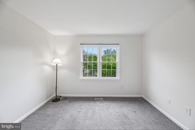 5722 BREWER HOUSE CIR, Rockville, MD 20852