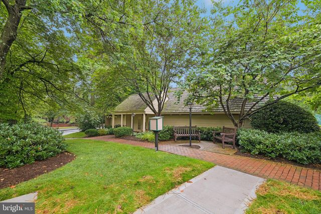 5722 BREWER HOUSE CIR, Rockville, MD 20852