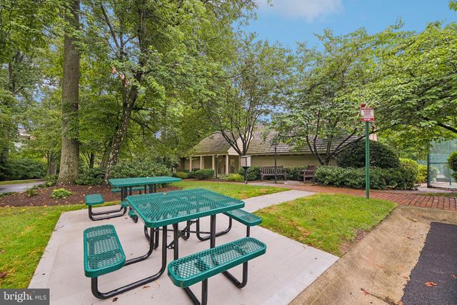 5722 BREWER HOUSE CIR, Rockville, MD 20852