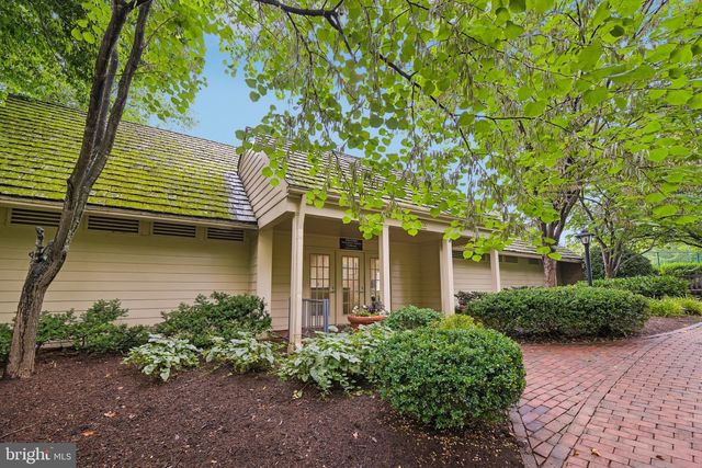 5722 BREWER HOUSE CIR, Rockville, MD 20852
