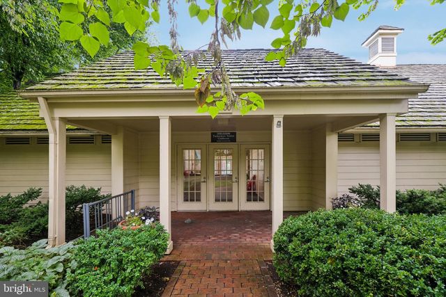 5722 BREWER HOUSE CIR, Rockville, MD 20852