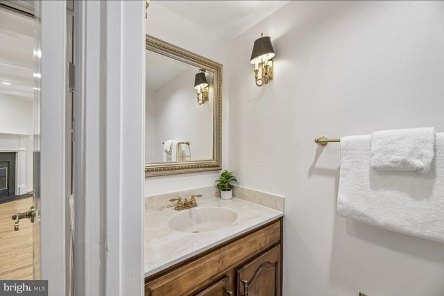 5722 BREWER HOUSE CIR, Rockville, MD 20852