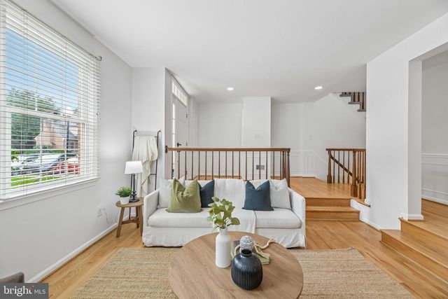 5722 BREWER HOUSE CIR, Rockville, MD 20852
