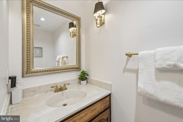5722 BREWER HOUSE CIR, Rockville, MD 20852