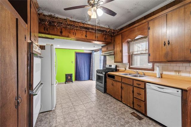 413 S Orchard Street, Clinton, MO 64735