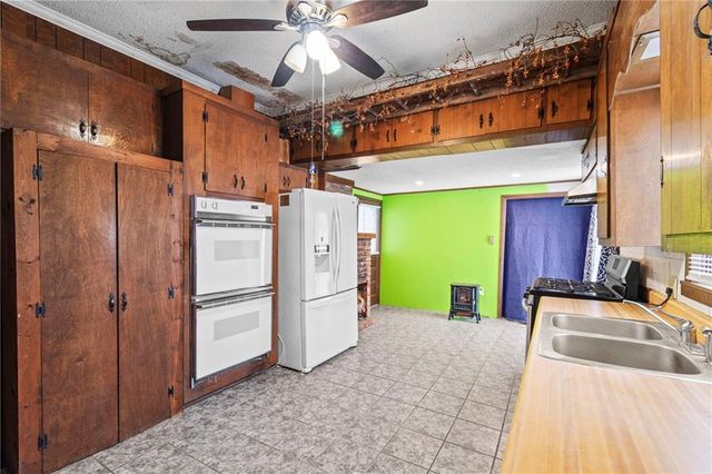 413 S Orchard Street, Clinton, MO 64735