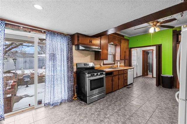 413 S Orchard Street, Clinton, MO 64735