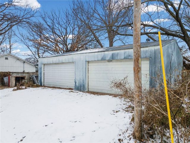 413 S Orchard Street, Clinton, MO 64735