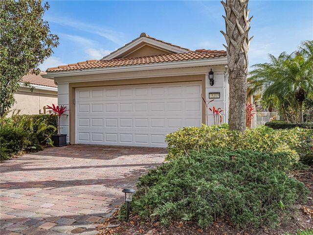 5395 Dominica Street, Vero Beach, FL 32967