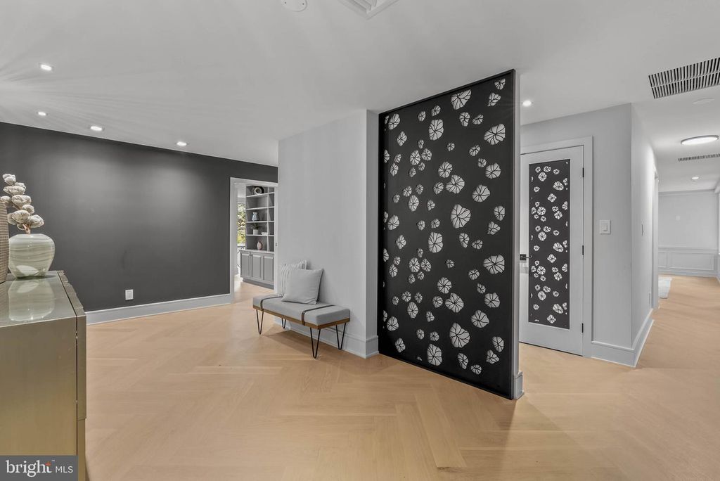 101 CHESWOLD LN #2-F, Haverford, PA 19041