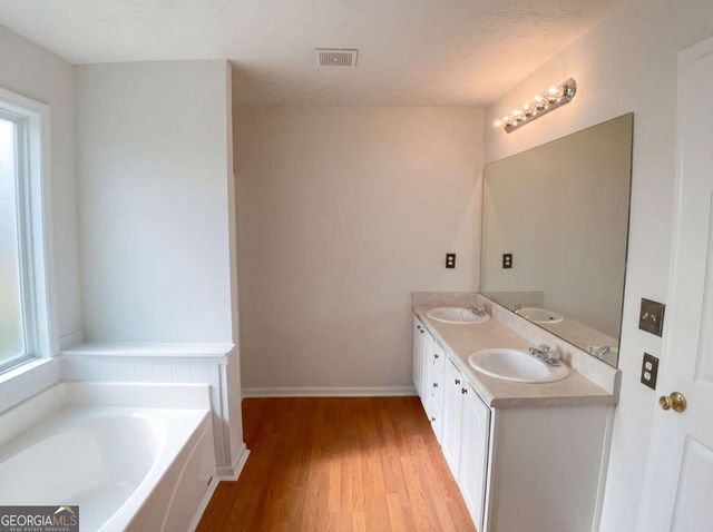 837 Winding Grove Lane, Loganville, GA 30052