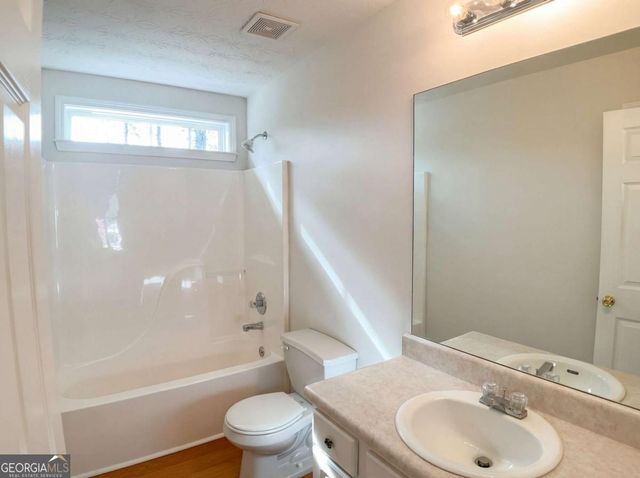 837 Winding Grove Lane, Loganville, GA 30052