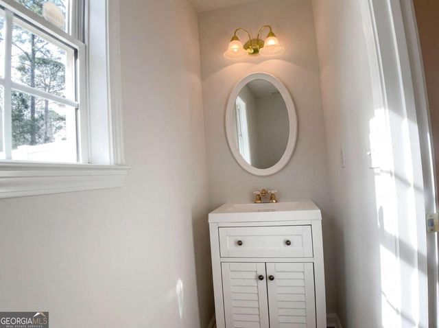 837 Winding Grove Lane, Loganville, GA 30052