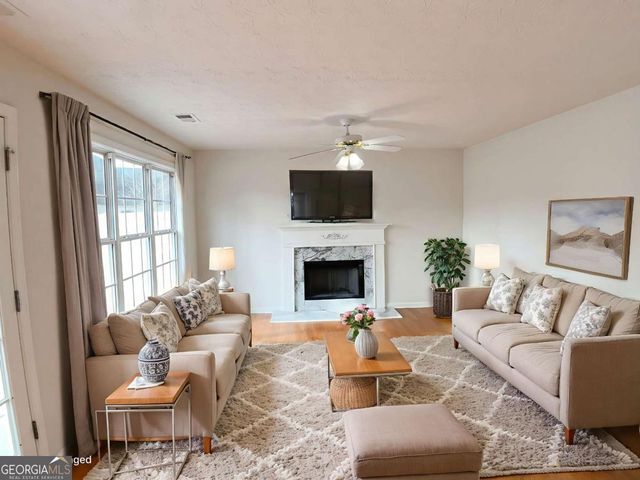 837 Winding Grove Lane, Loganville, GA 30052