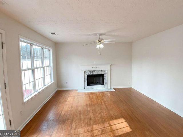 837 Winding Grove Lane, Loganville, GA 30052