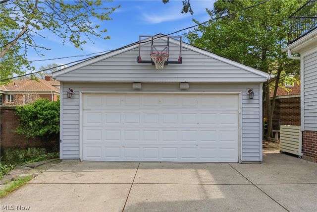 17212 Hilliard Road, Lakewood, OH 44107