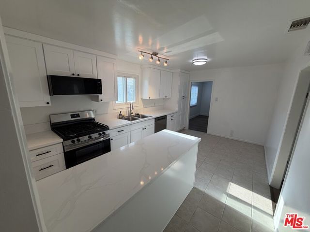 322 Magnolia Avenue, Inglewood, CA 90301