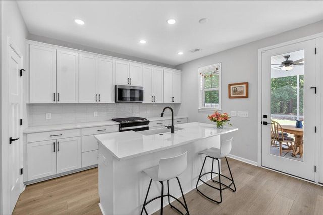 8614 Windsor Hill Boulevard, North Charleston, SC 29420