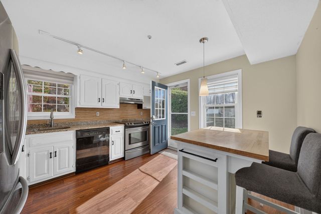 199 Erin Rd 199, Stoughton, MA 02072