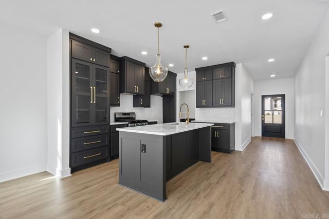 307 Kanis Ridge Drive, Little Rock, AR 72223