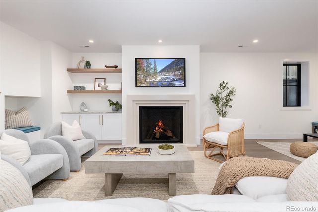 353 S Gilpin Street, Denver, CO 80209