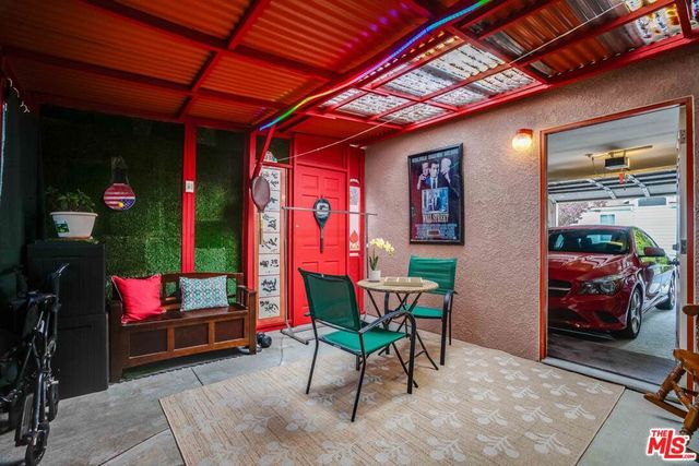 146 APACHE, Topanga, CA 90290