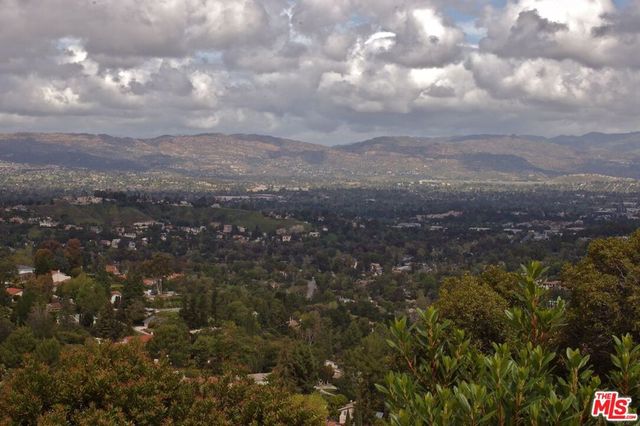 146 APACHE, Topanga, CA 90290