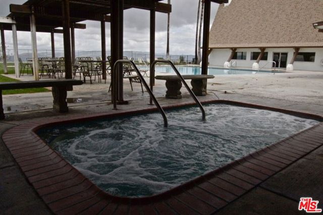 146 APACHE, Topanga, CA 90290