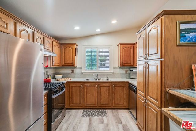 146 APACHE, Topanga, CA 90290