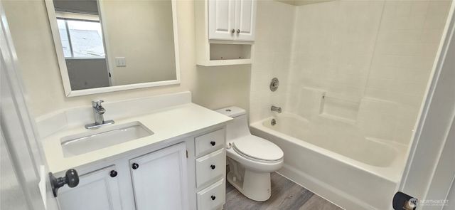 209 Factory Avenue N, Renton, WA 98057