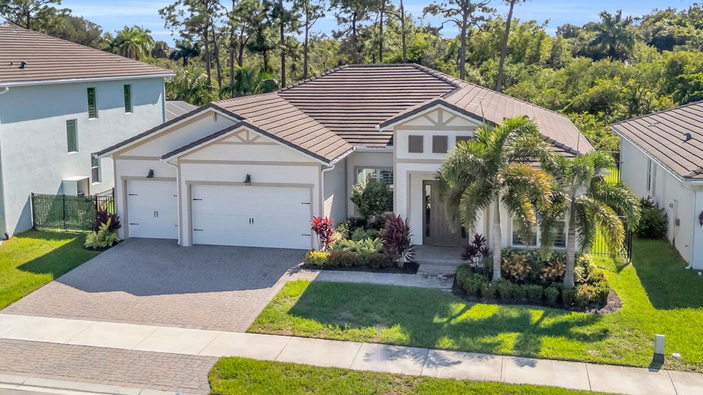 668 SW Riverwatch Place, Stuart, FL 34997
