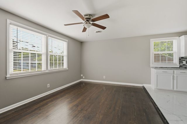 3241 Mayer Ln, Nashville, TN 37218