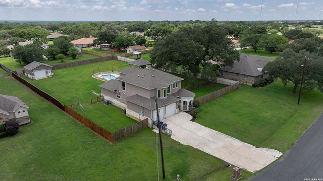7606 Triple Leaf, China Grove, TX 78263