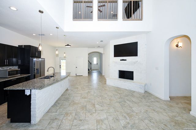 7606 Triple Leaf, China Grove, TX 78263