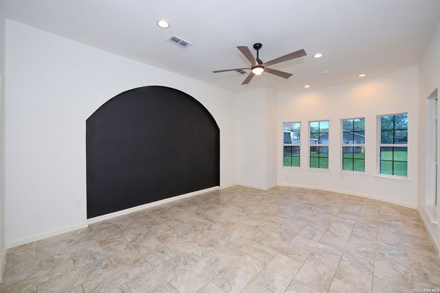 7606 Triple Leaf, China Grove, TX 78263